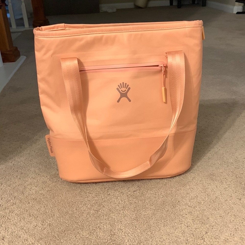 hydro flask lunch box insulated